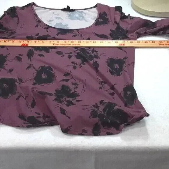Corvia women's size small purple black floral top - Picture 4 of 9